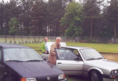 Helmut und Erhard bei den Vorbereitungen zur Rückreise